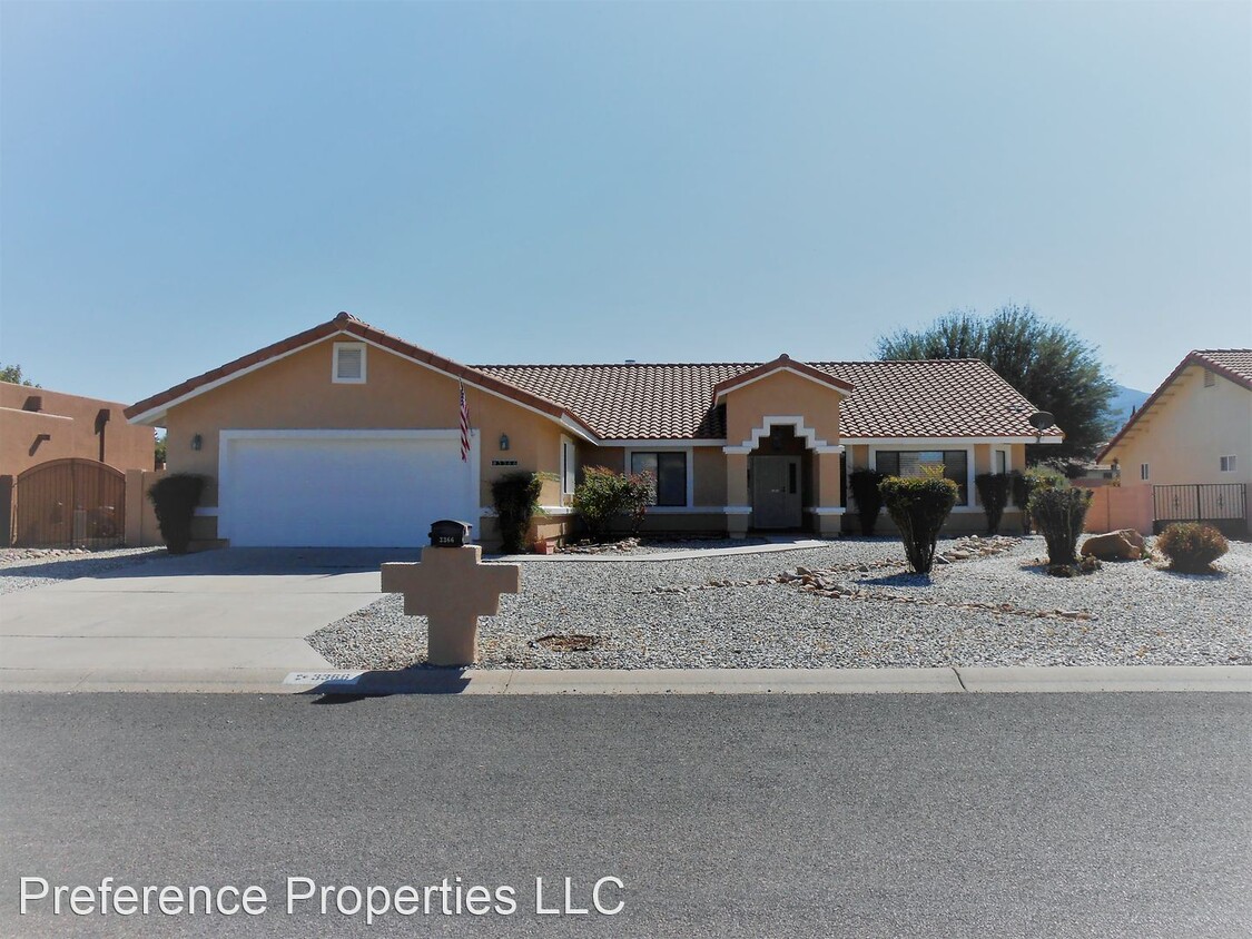 Foto principal - 3 br, 2 bath House - 3366 Trevino Dr.