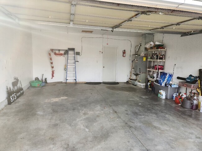 Foto del edificio - 875 Aspen Pl