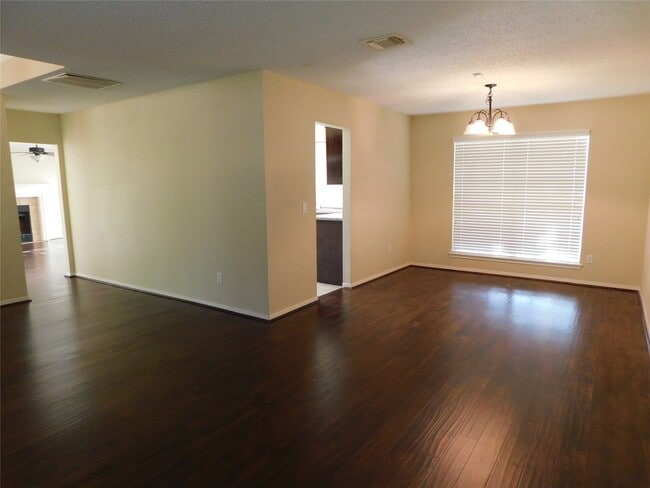 Building Photo - 3303 Rimrock Dr