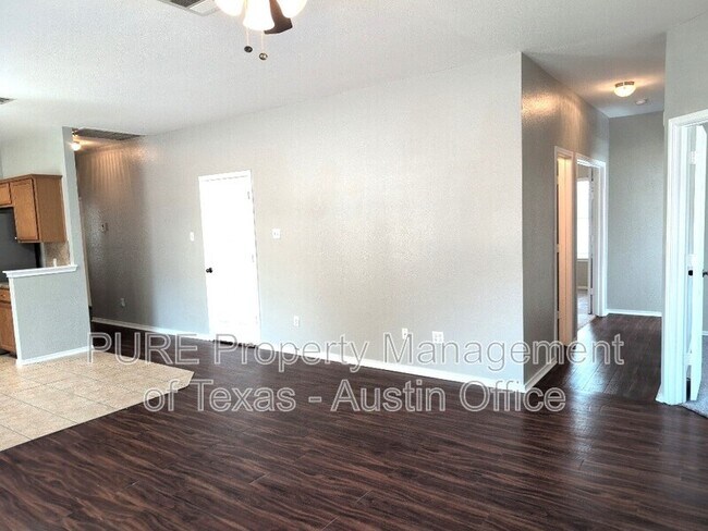 Foto del edificio - 1817 Marcus Abrams Blvd