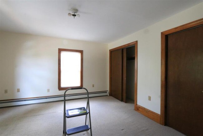 Building Photo - 63 Putnam St