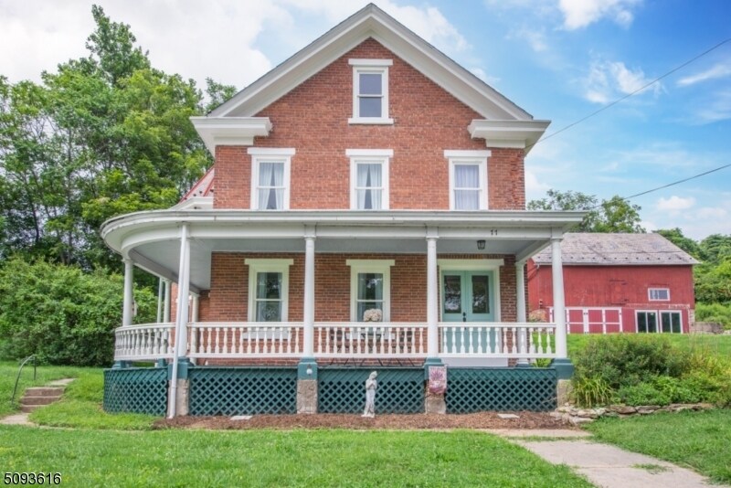 627 Pohatcong St, Phillipsburg, NJ 08865 Room for Rent in