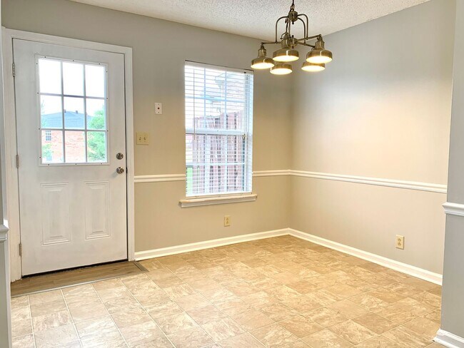 Foto del edificio - 329 Audrea Ln