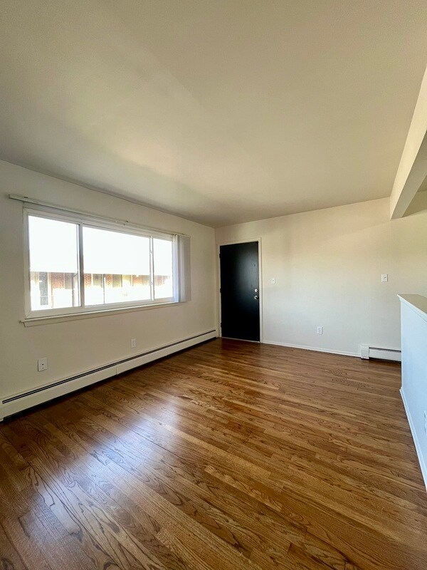 Foto del edificio - 560 Harrison Blvd