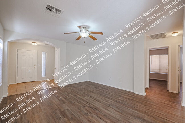 Building Photo - 13421 W Keim Dr