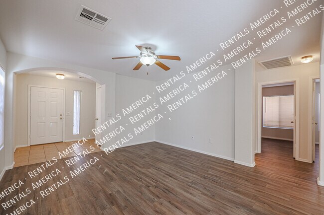 Foto del edificio - 13421 W Keim Dr