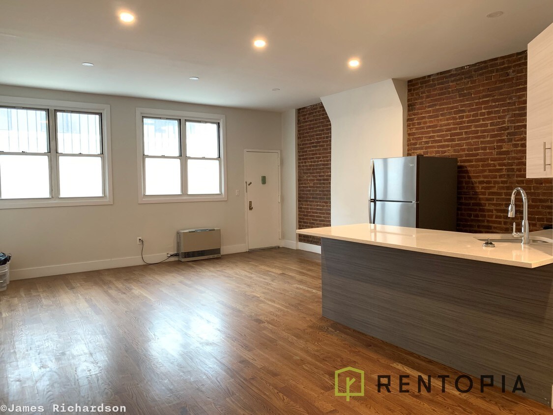 Foto principal - 369 S 4th St