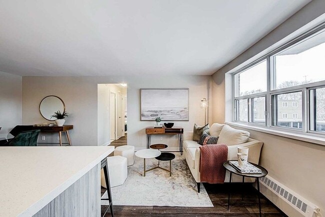 Building Photo - 9960 Bayview Av