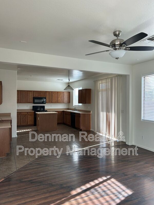 Building Photo - 6526 S 71st Dr