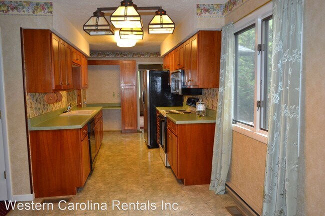 Building Photo - 3 br, 2.5 bath House - 15 Teal Ln