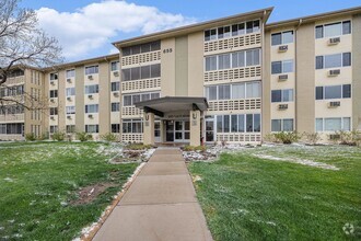 Building Photo - 655 S Alton Way