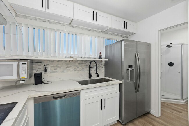 Foto del edificio - 5590 Shasta Ln