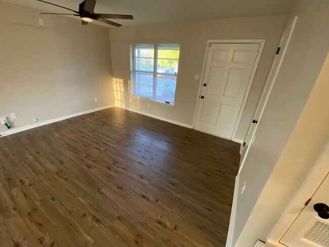 Building Photo - 9 Crain Drive