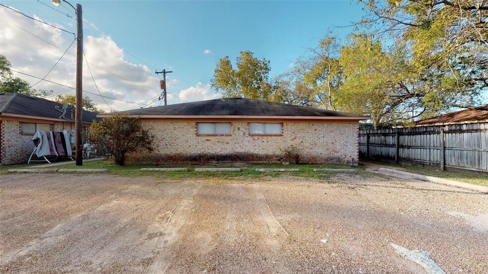 Primary Photo - 204 Lynn Dr