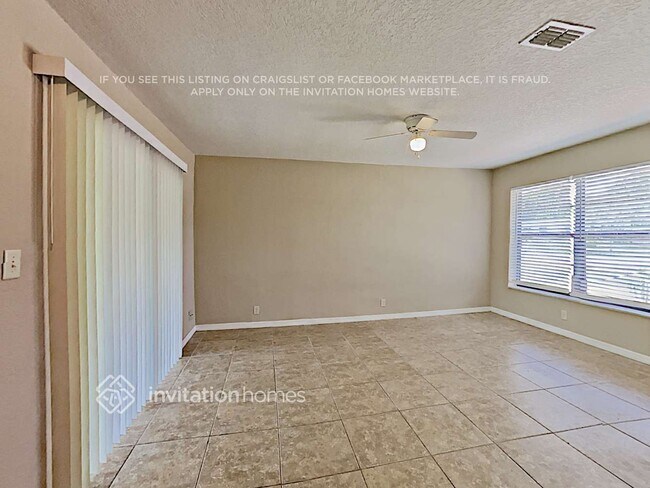 Foto del edificio - 527 Brighton Way
