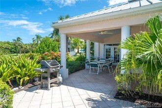 Building Photo - 5799 NE Island Cove Way