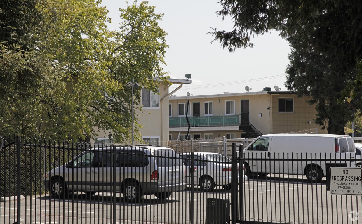 Building Photo - Pacifica Apartments