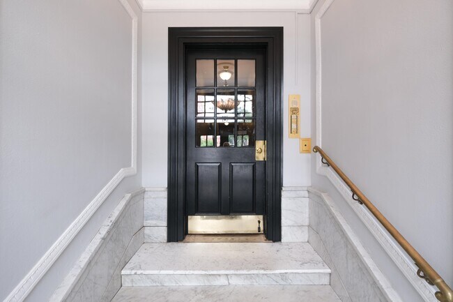 Foto del edificio - 245 8th St