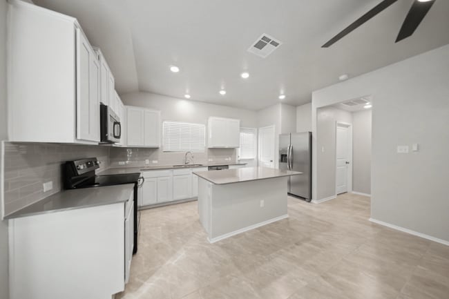 Building Photo - 108 COSMOS LN