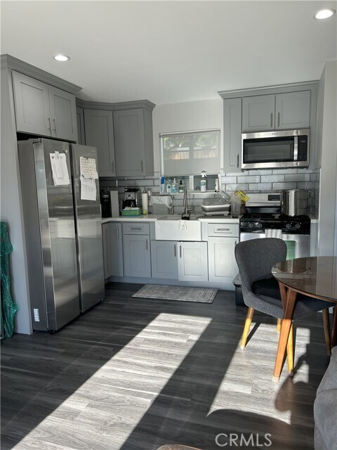 Foto del edificio - 7780 Shadyspring Pl