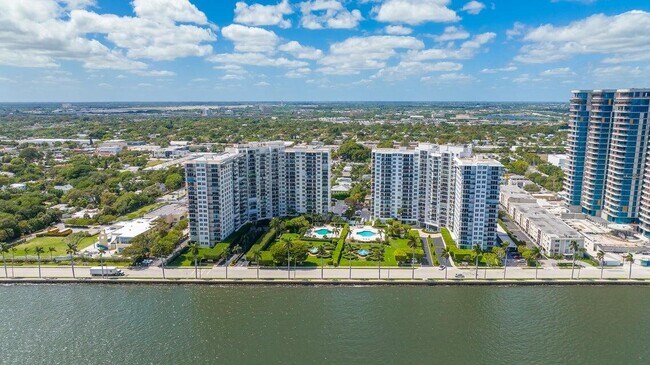 Foto del edificio - 1701 S Flagler Dr
