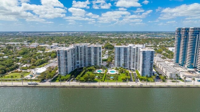 Building Photo - 1701 S Flagler Dr