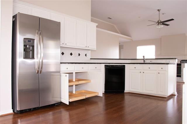 Building Photo - 10702 Huntington Rd