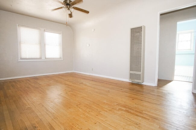 Building Photo - 3308 Sacramento Ave