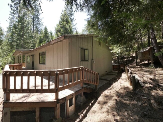 Building Photo - 1601 Lily Valley Way