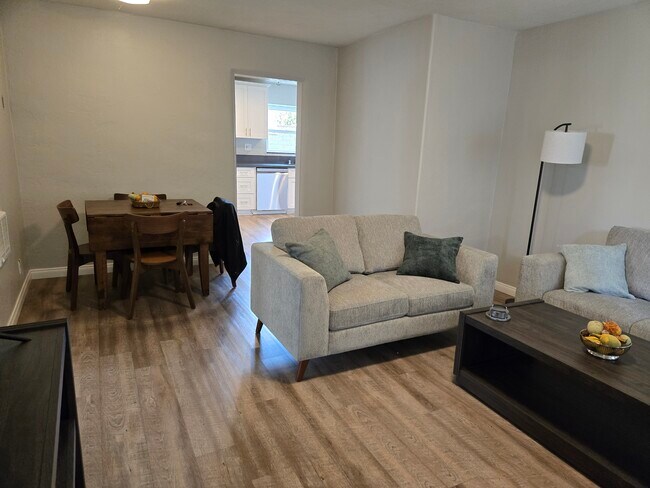 Sala de estar/comedor - 7219 Mohawk St