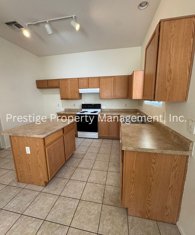 Building Photo - 3/2 Spacious Vail Home, Must See!