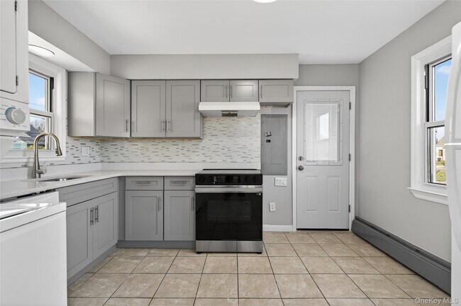 Building Photo - 28 Candle Ln