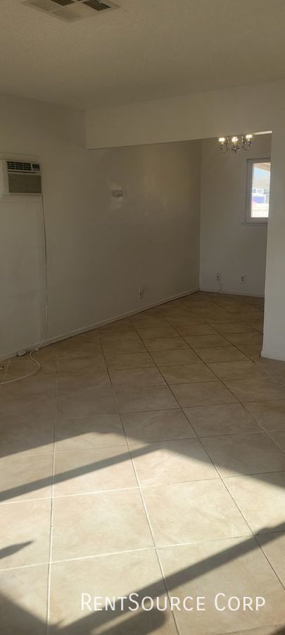Building Photo - 3 Bedroom  1 Bath Single Family Home in Yermo