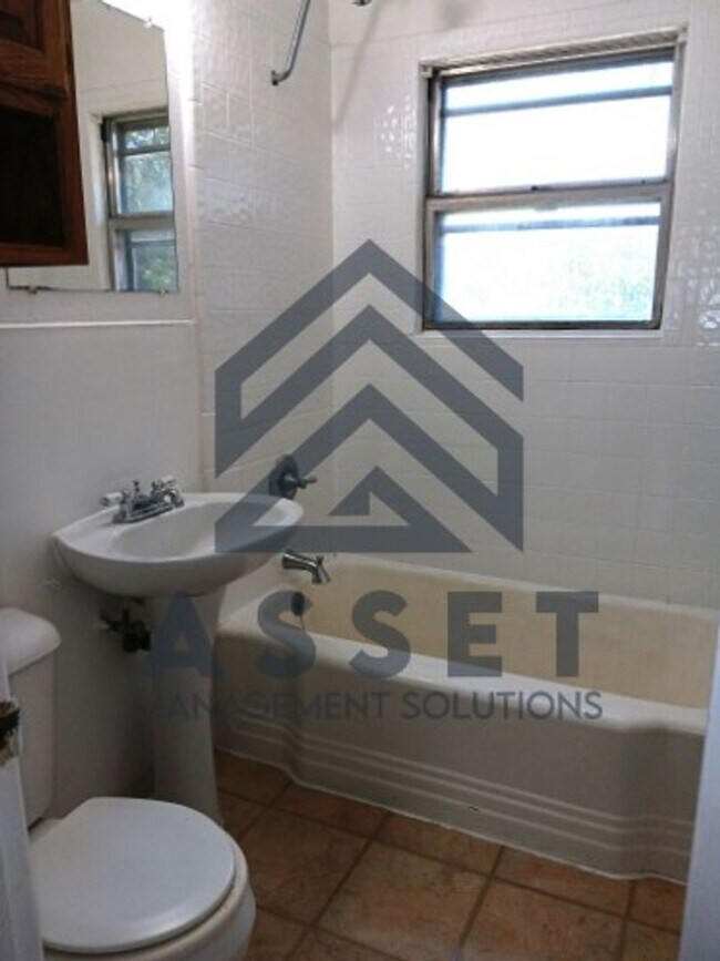 Building Photo - OKC Rent to Own Home!