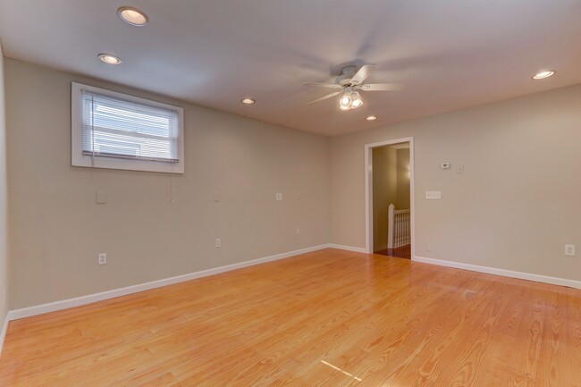 Building Photo - 126 Porter St