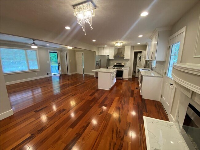Foto del edificio - 105 Paris Ln