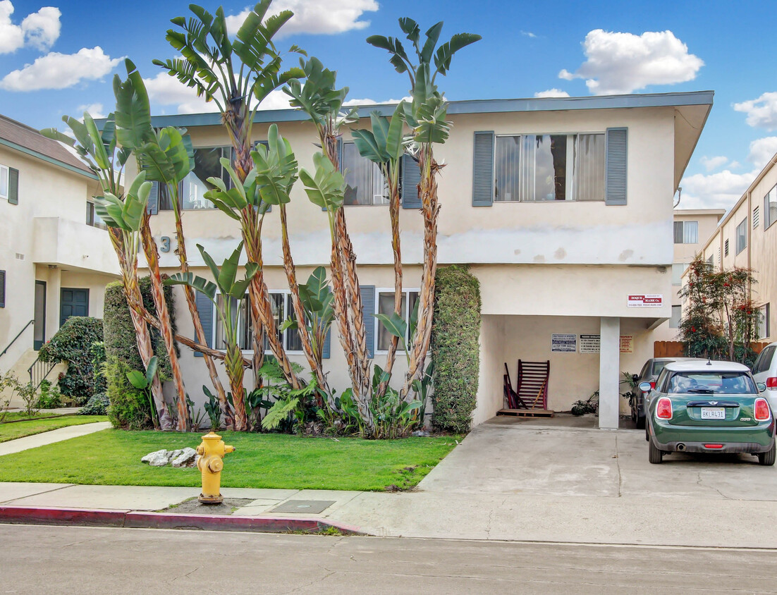 Foto principal - 1437 Brockton Ave, Prime West LA, north of...