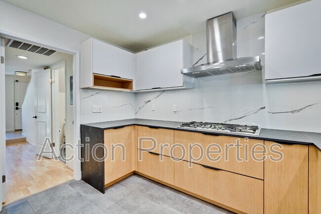 Foto del edificio - 209 Ortega Ave