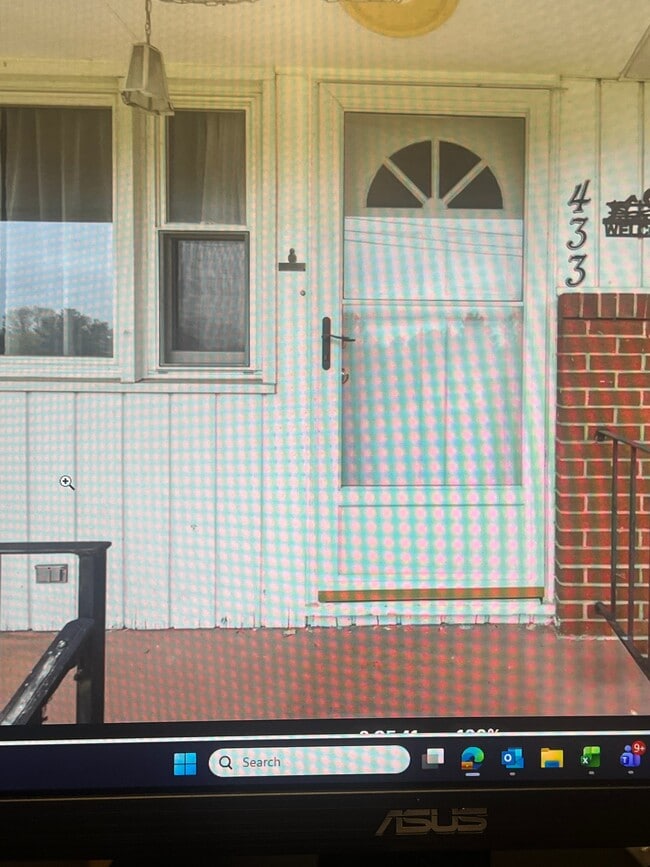 Building Photo - 433 Beechcroft Rd