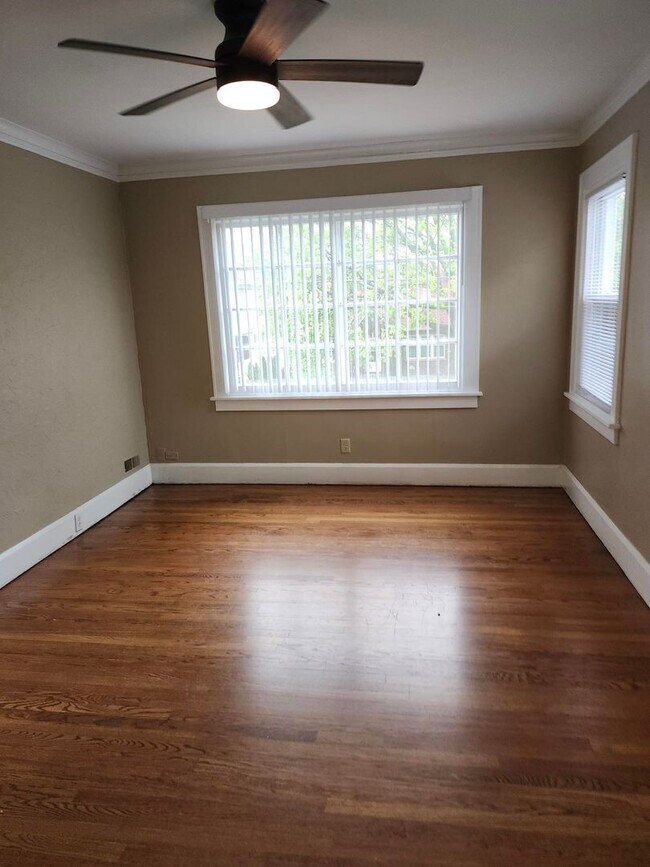 Foto del edificio - Duplex at 7101-7103 27th Avenue