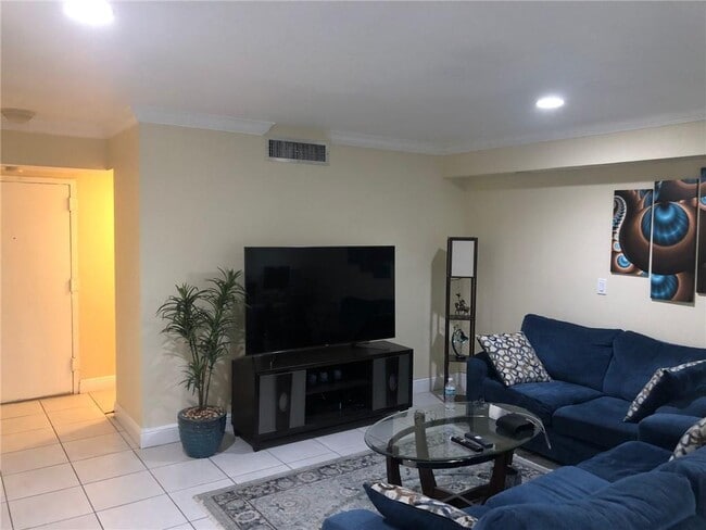 Foto del edificio - 10411 N Kendall Dr