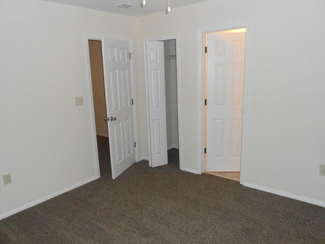 Building Photo - 2610 New Jersey Rd