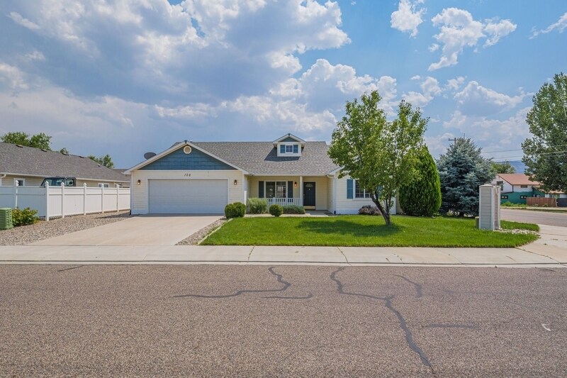 Foto principal - 102 Kaley St