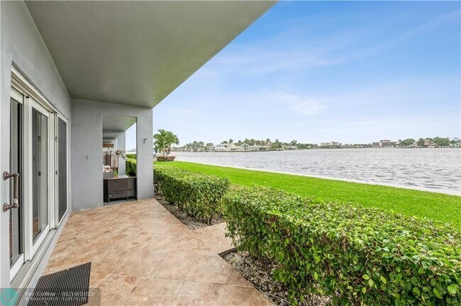Building Photo - 1201 S Riverside Dr