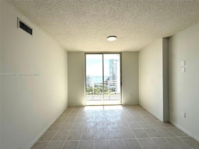 Foto del edificio - 185 SE 14th Terrace