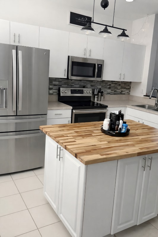 Building Photo - 3646 Pine Oak Cir