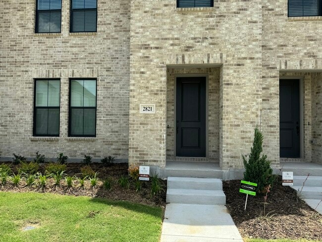 Foto del edificio - 2821 Jacaranda Dr