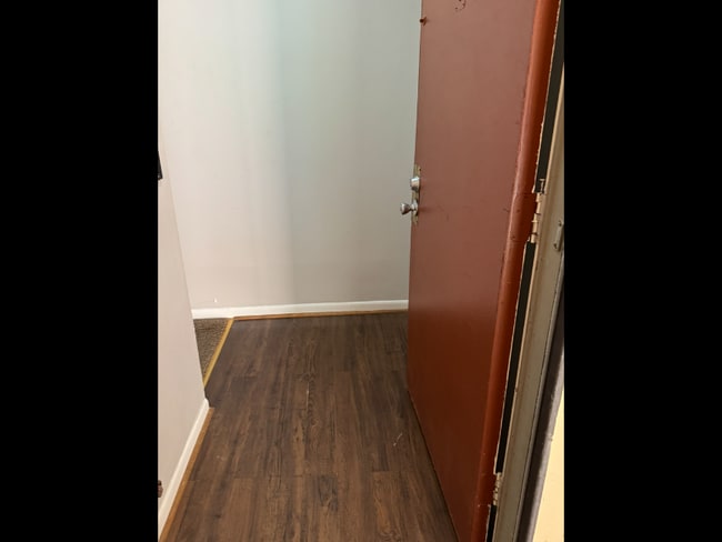 Foto del edificio - 515 Basswood Ave