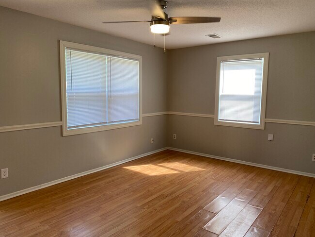 Building Photo - 16 Bermuda Dr