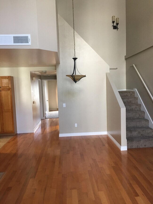 Foto del edificio - Large Condo with 2 bedrooms, 2 baths